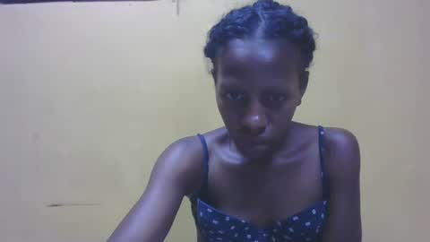 edwige770943 online show from April 18, 7:58 pm