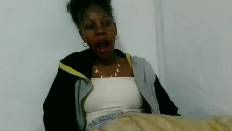 edwige770943 online show from July 3, 6:19 am