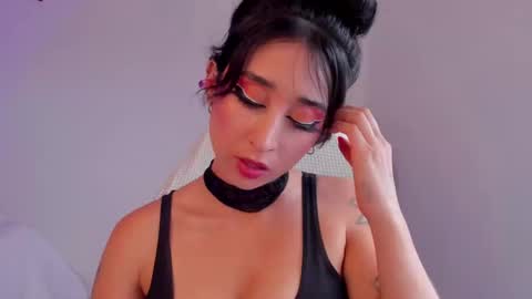   EileenFord    online show from February 26, 10:11 pm