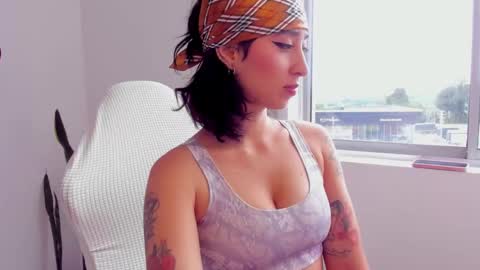   EileenFord    online show from February 24, 7:41 pm