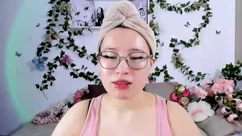 liasama online show from December 26, 1:29 am