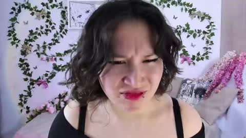 liasama online show from December 31, 12:57 pm