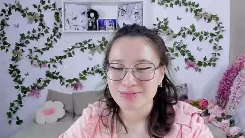 liasama online show from February 13, 1:29 am