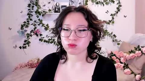 liasama online show from December 16, 4:13 am