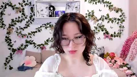 liasama online show from February 14, 1:02 am