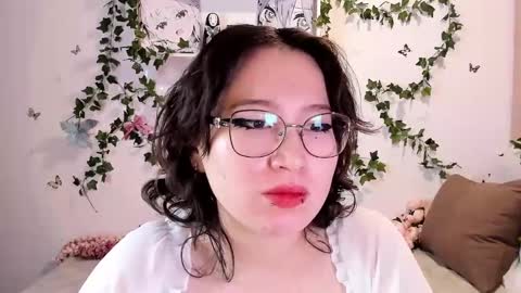 liasama online show from December 17, 6:02 am