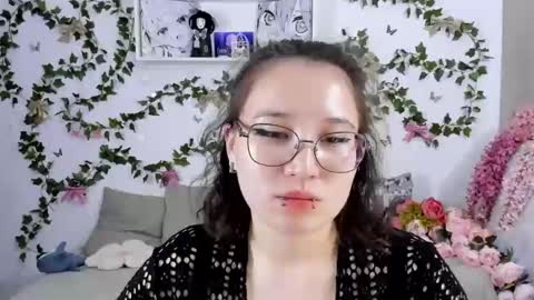 liasama online show from February 12, 2:14 am