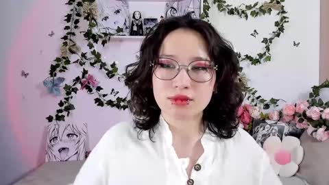 liasama online show from December 25, 1:42 am