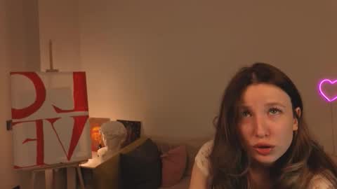 eira_kilian online show from November 25, 6:37 am