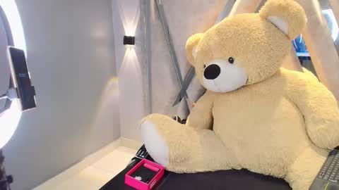 Snapshot of elaine87_ chatting on October 20, 9:29 pm elaine87_ online show from October 20, 9:29 pm