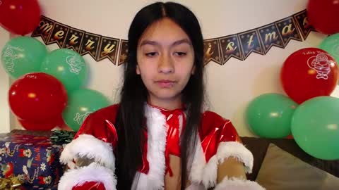 Elaine eli online show from December 24, 2:10 am