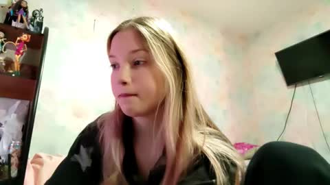 MIa online show from March 2, 8:54 am