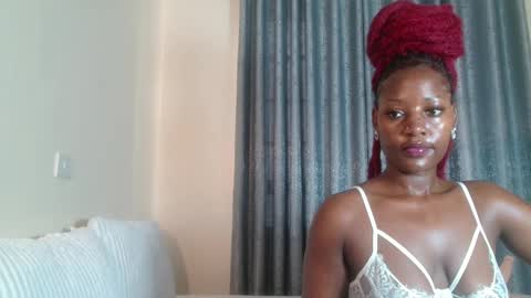 Snapshot of elegant_ebony chatting on December 4, 4:43 am Nika online show from December 4, 4:43 am