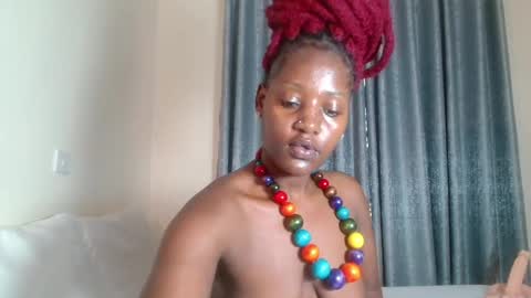 Snapshot of elegant_ebony chatting on January 13, 10:25 am Nika online show from January 13, 10:25 am