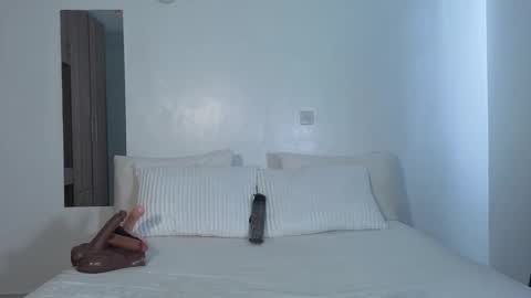 Snapshot of elegant_ebony chatting on October 20, 1:58 pm Nika online show from October 20, 1:58 pm