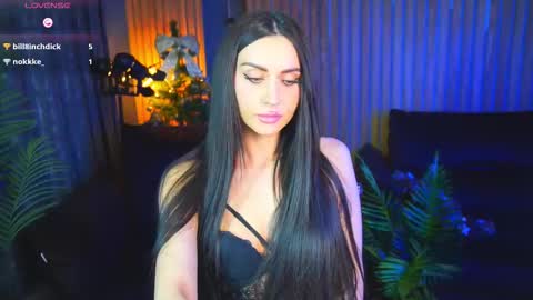elegant_mysterious online show from January 10, 9:41 pm