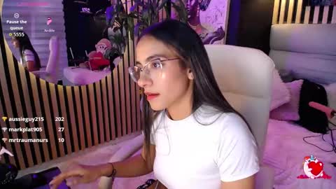 Snapshot of elegant_rouse chatting on October 6, 2:17 am Rouse online show from October 6, 2:17 am