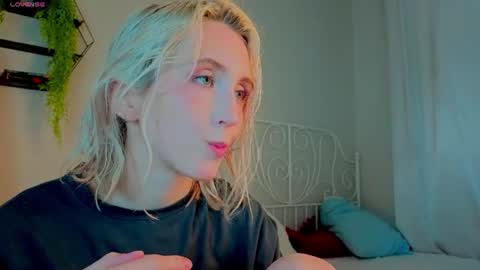 Elen  online show from July 23, 5:59 am