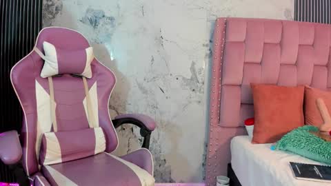 elena_wolff online show from December 15, 11:48 am