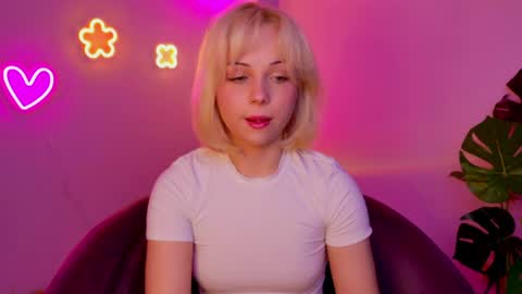 elenamonroe_ online show from April 8, 4:47 am