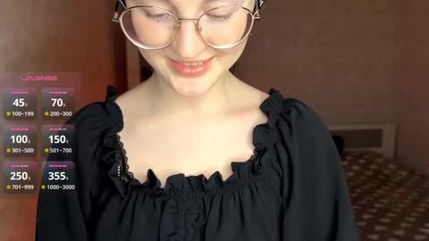 Annie PVT IS OPEN online show from February 6, 9:51 pm