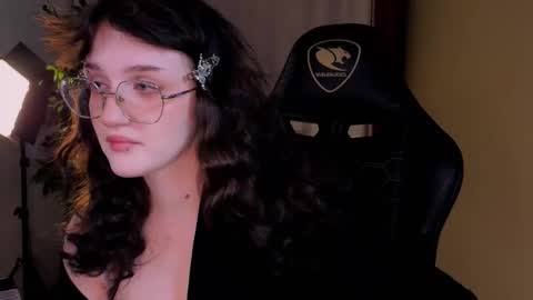 Ellie online show from October 15, 5:32 am