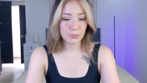 eliiih_ online show from September 12, 6:15 pm