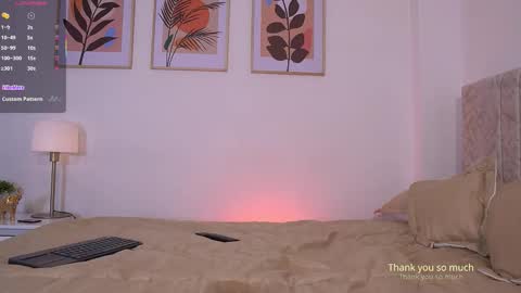 Snapshot of eliizabeth_roberts chatting on October 24, 12:39 am E L I I Z A B E T H online show from October 24, 12:39 am
