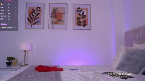 E L I I Z A B E T H   online show from November 3, 5:06 pm