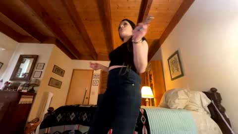 elimaye online show from December 31, 12:00 am