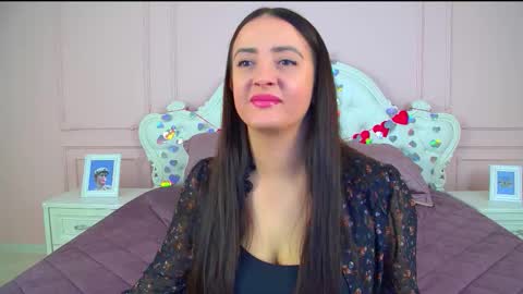 ElinaBellucci online show from February 16, 4:34 am