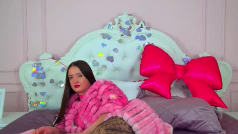 ElinaBellucci online show from February 13, 7:43 am