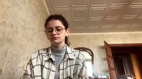 Lola online show from November 21, 7:21 am