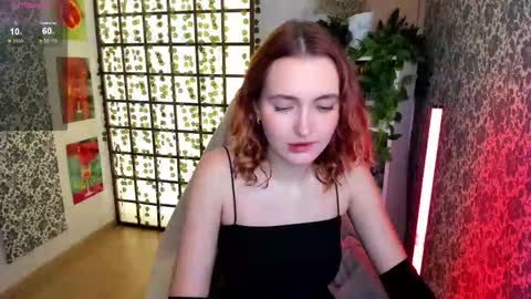 Snapshot of elis_cherry chatting on October 13, 1:30 am Elis  online show from October 13, 1:30 am