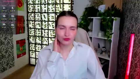 Snapshot of elis_cherry chatting on October 20, 2:25 am Elis  online show from October 20, 2:25 am