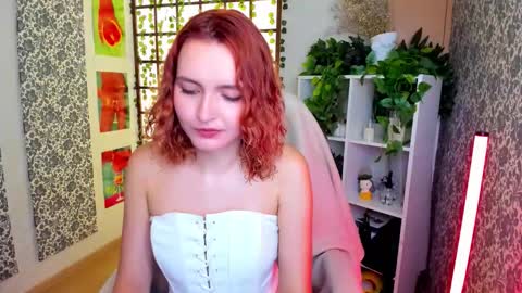 Snapshot of elis_cherry chatting on September 14, 2:20 am Elis  online show from September 14, 2:20 am