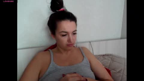 elisa_dove208 online show from October 27, 5:14 am