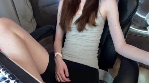 Elisa North online show from February 27, 2:10 am