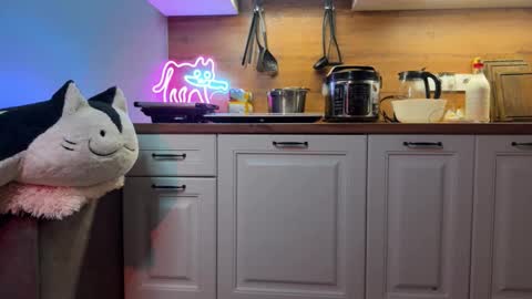 Elisa North online show from September 19, 4:17 pm