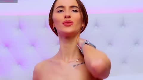 ElisaCharm online show from November 15, 5:30 am