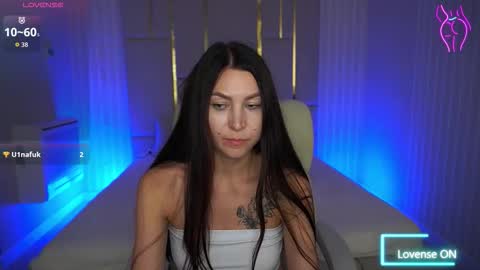 elisevelour online show from October 18, 2:09 pm