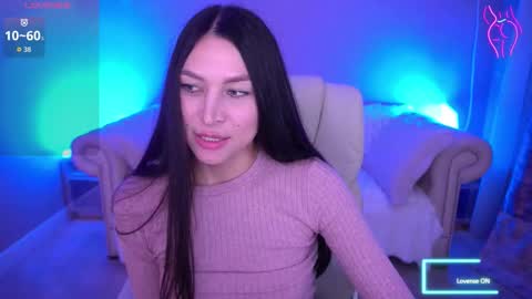 elisevelour online show from November 16, 2:50 pm