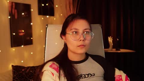 Elison online show from April 16, 3:33 pm