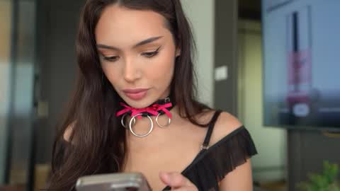 Snapshot of elisonnina chatting on October 6, 4:40 am Nina online show from October 6, 4:40 am