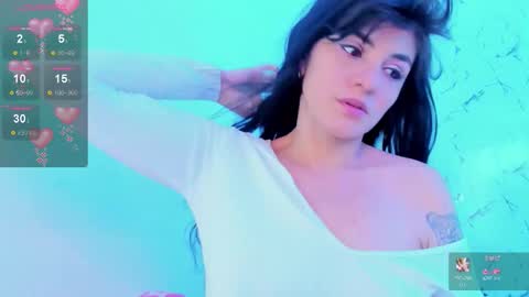 E L I S S A online show from January 14, 3:00 am