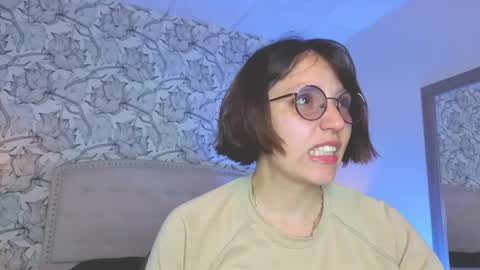 Eliza online show from April 13, 7:14 pm