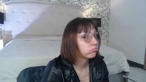 Eliza online show from November 3, 7:18 pm