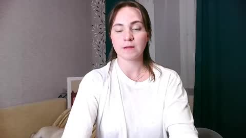 Elizabeth online show from May 8, 10:22 pm