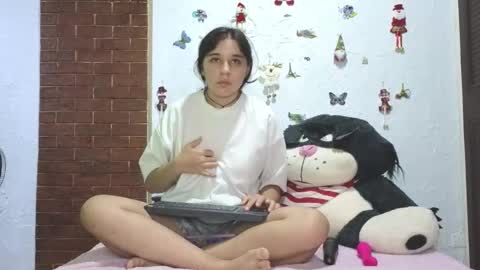 Snapshot of elizabeth_evanz chatting on December 12, 12:16 am elizabeth online show from December 12, 12:16 am