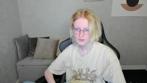 Snapshot of elizabeth_harpper chatting on September 27, 2:30 am Elizabeth online show from September 27, 2:30 am